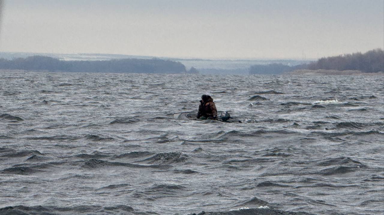 Саратовские лодочники проигнорировали закрытие сезона навигации и вышли на воду Саратовские лодочники проигнорировали закрытие сезона навигации и вышли на воду